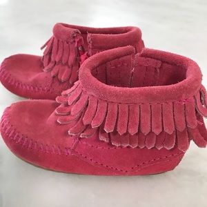 Minnetonka Toddler Pink Suede Booties/Moccasin
